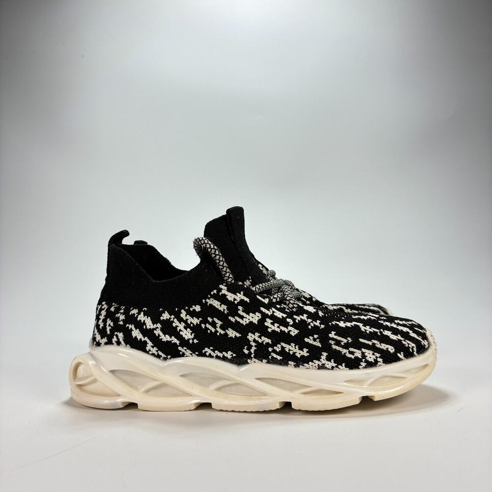 Dadawen White Black Lightweight Breathable Lace Up Sneakers Shoes Toddler Sz 12